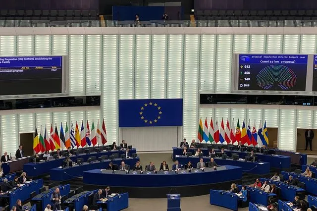“Ναι” από το Ευρωκοινοβούλιο για το δάνειο 90 δισ. στην Ουκρανία