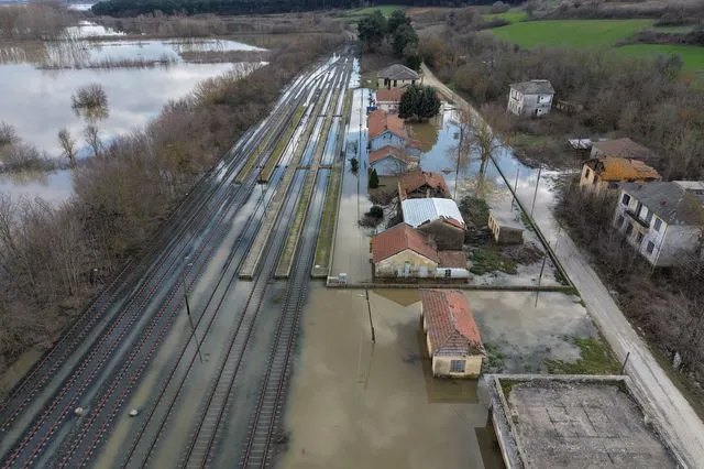 “Πνίγηκε” ο Έβρος – Κρίσιμες οι επόμενες ώρες