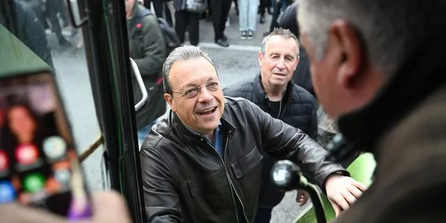 Φάμελλος από Σύνταγμα: Εκπροσωπούμε τους τίμιους αγρότες, όχι τους “Φραπέδες”