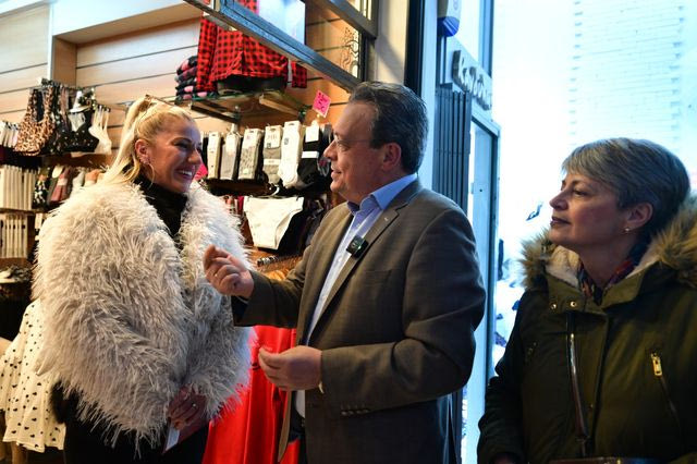 Φάμελλος: Η κυβέρνηση εξαπάτησε τη μικρομεσαία επιχειρηματικότητα και τώρα την εκδικείται με λουκέτα