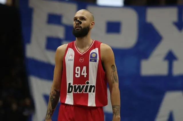 Ηρακλής – Ολυμπιακός 70-95: Αφηνιασμένος στο Ιβανώφειο ο Φουρνιέ