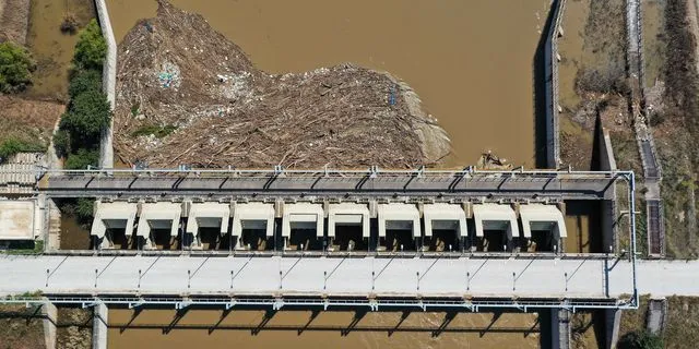 Μήνυμα 112 για υπερχείλιση του φράγματος Στράτου – Καταστροφές στη Δυτική Ελλάδα