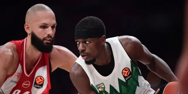 Ο Φρανσίσκο διέψευσε δημοσιεύματα περί συμφωνίας του με την Μπαρτσελόνα: “Fake News”