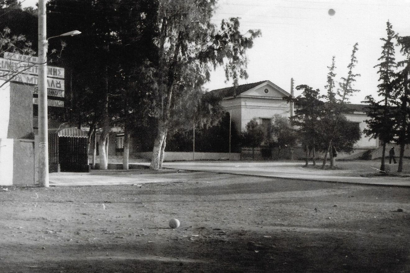 Παίζοντας μπάλα για τους 200 και το Σκοπευτήριο της Καισαριανής