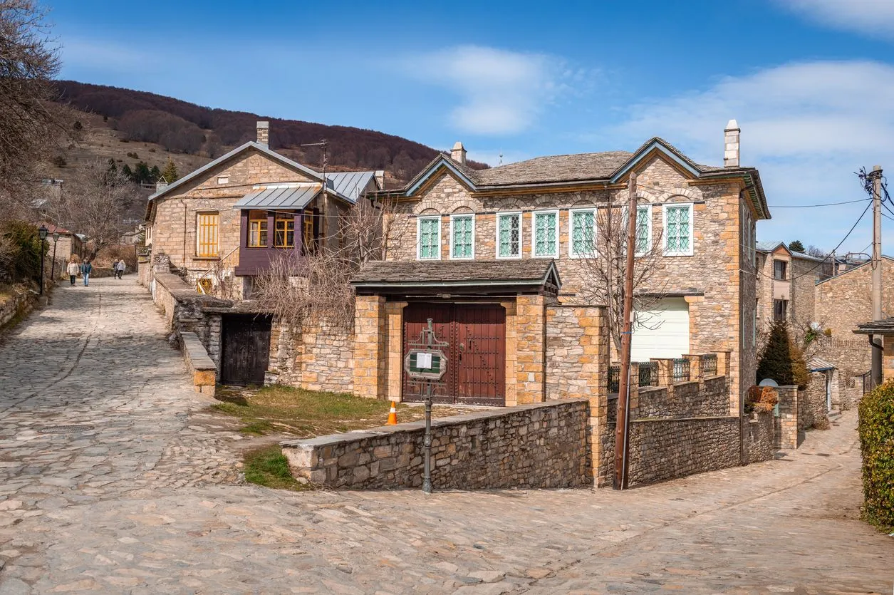 Παραδοσιακός ξενώνας στο Νυμφαίο