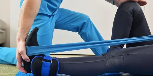 Πόσο μπορεί να σε βοηθήσει η φυσικοθεραπεία αν έχεις καθιστική εργασία