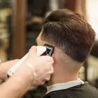 Πύλος: Ξυλοκόπησε με γκλοπ τον κομμωτή του, επειδή δεν του άρεσε το κούρεμα