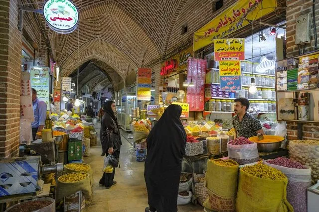 Ιράν: Μεγάλη φωτιά σε αγορά της Τεχεράνης – Βίντεο