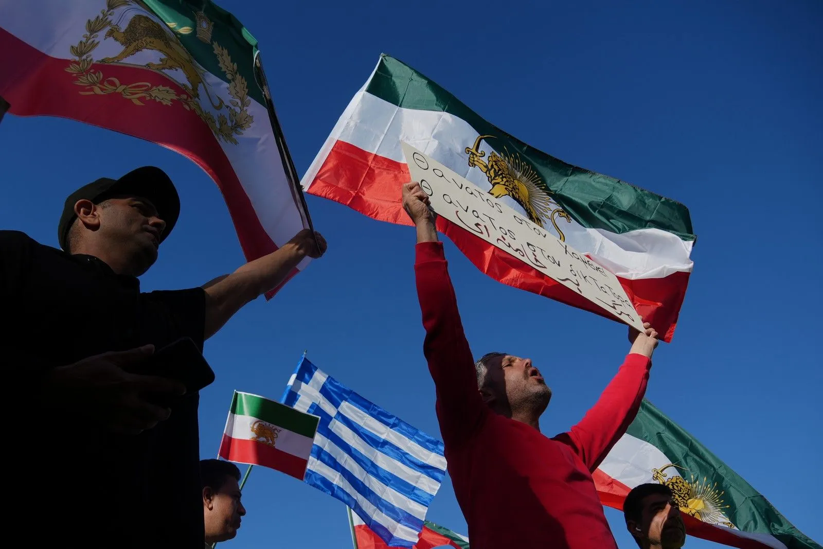 Πορείες αλληλεγγύης στους διαδηλωτές