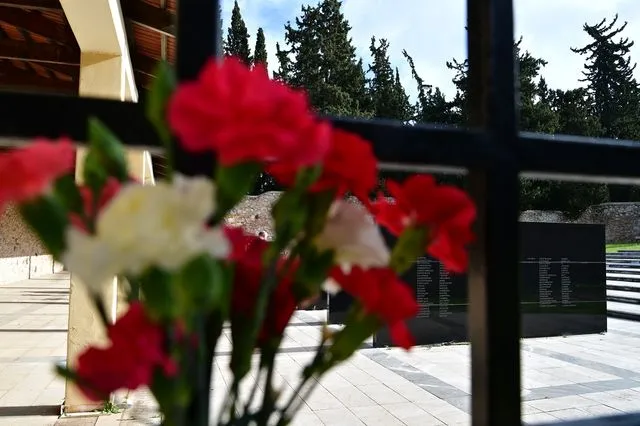 Το ΥΠΠΟ στέλνει εμπειρογνώμονες στο Βέλγιο για τις φωτογραφίες της Καισαριανής