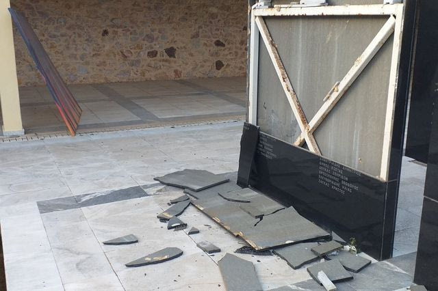 Καισαριανή: Βανδάλισαν το μνημείο των 200 εκτελεσθέντων, λίγο μετά την αποκάλυψη των φωτογραφιών