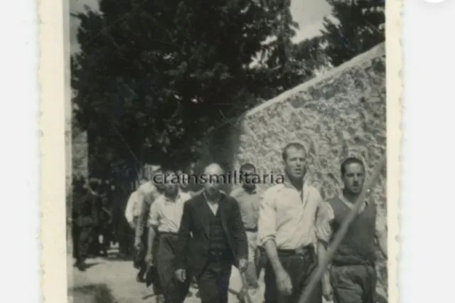 Φωτογραφίες από την εκτέλεση των 200 στην Καισαριανή: Ωρα ευθύνης για την ελληνική πολιτεία