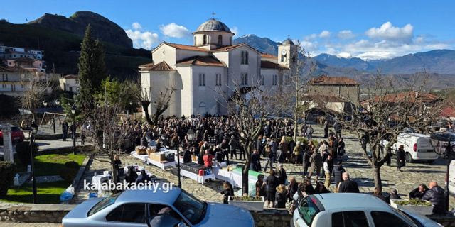 Τέμπη: Σε βαρύ κλίμα το τριετές μνημόσυνο της Χρύσας, της Αναστασίας και της Θωμαής Πλακιά
