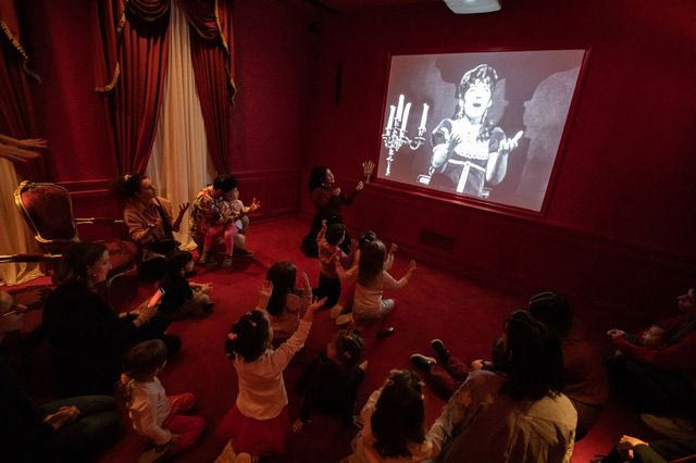 Μια Νύχτα, Δύο Μουσεία