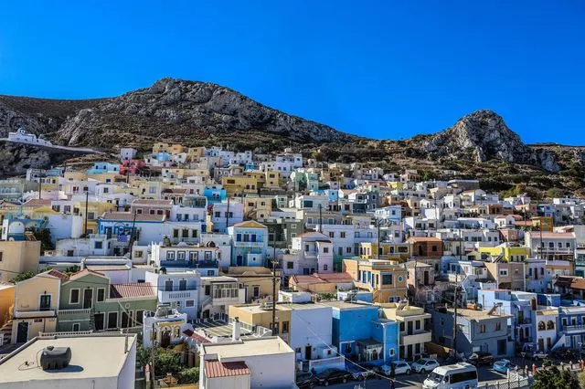 Κάρπαθος: Έλεγξε και επέβαλε πρόστιμο στον δήμαρχο. Μετά απομακρύνθηκε από τη θέση της