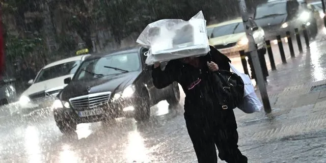 Κακοκαιρία με ισχυρές καταιγίδες