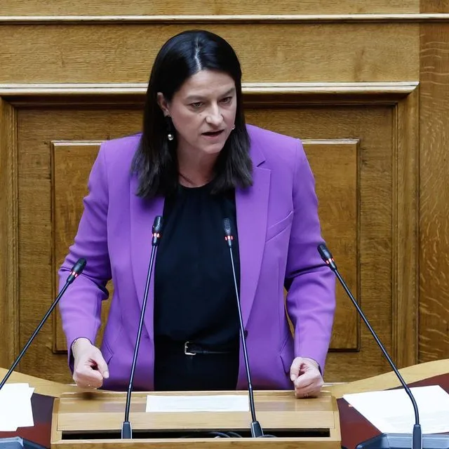 Η Κεραμέως επικαλέστηκε τον Παναγόπουλο στο ν/σ για τις συλλογικές συμβάσεις