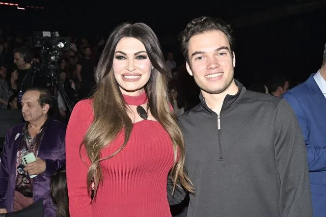 Η Κίμπερλι Γκίλφοϊλ με τον γιο της