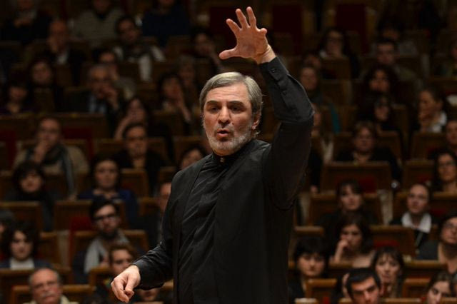 Η Κλερ Χουάνγκτσι παίζει Σοπέν