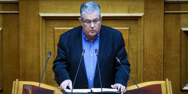 Ο Δημήτρης Κουτσούμπας στη Βουλή