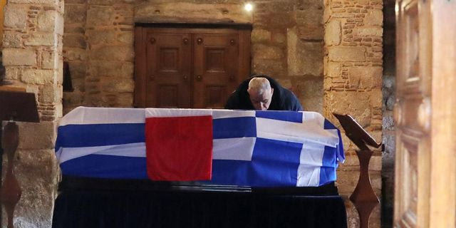 Σήμερα η κηδεία της Ελένης-Γλύκατζη Αρβελέρ – Σε λαϊκό προσκύνημα η σορός της