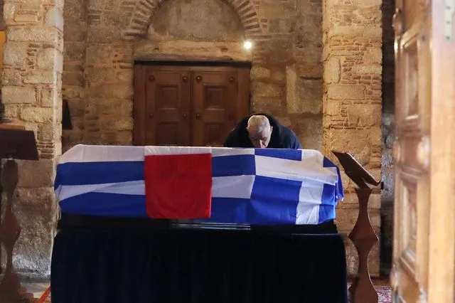 Σήμερα η κηδεία της Ελένης-Γλύκατζη Αρβελέρ – Σε λαϊκό προσκύνημα η σορός της