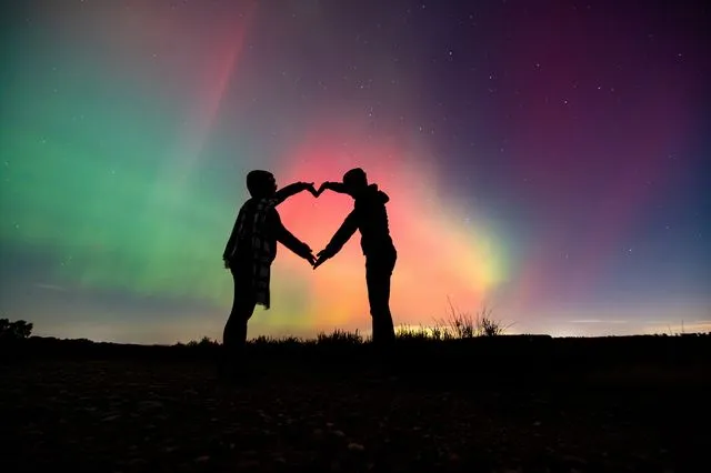 “Αδελφή ψυχή”: Υπάρχει ή είναι όλα στο μυαλό μας; Επιστήμονες απαντούν