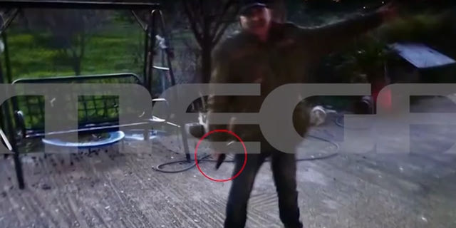 Χρήστος Μαυρίκης: Φωτογραφία – ντοκουμέντο με το όπλο στο χέρι, λίγο πριν τους πυροβολισμούς