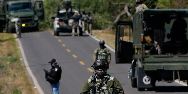 Χιλιάδες στρατιώτες έχουν αναπτυχθεί στους δρόμους στο Μεξικό