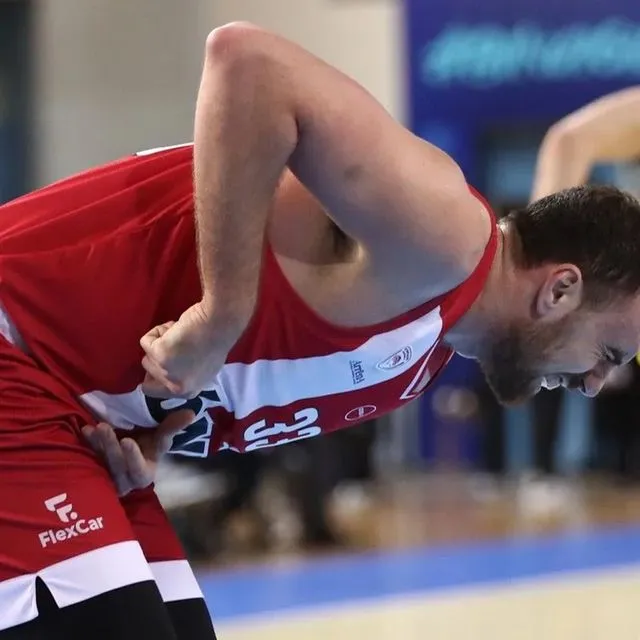 Ολυμπιακός: Ο Μιλουτίνοβ υπέστη κάταγμα στον δεξιό του αντίχειρα