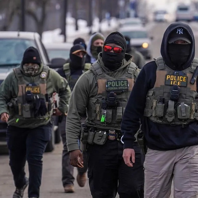 Εκστρατεία εκφοβισμού από την ICE: Συλλήψεις και απειλές κατά ακτιβιστών