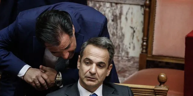 Κ. Μητσοτάκης και Αδ. Γεωργιάδης στα έδρανα της Βουλής