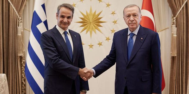 Δέκα υπουργοί, πλην Δένδια, μαζί με τον Μητσοτάκη στην Άγκυρα