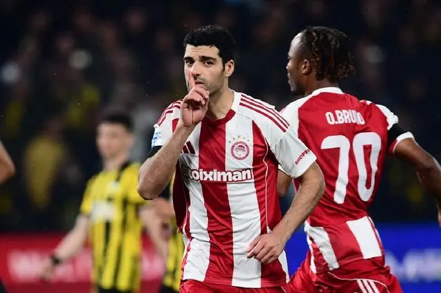 ΑΕΚ – Ολυμπιακός 1-1: Ο Ταρέμι ισοφάρισε με πέναλτι στο 90+16′ και χάλασε το πάρτι της ΑΕΚ και του Βάργκα