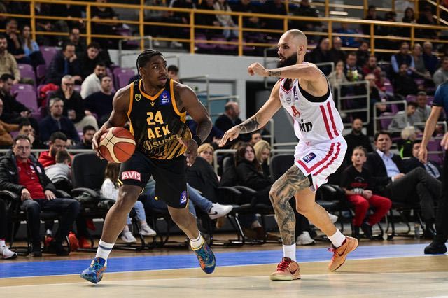 Ολυμπιακός – ΑΕΚ 81-67: Ερυθρόλευκος περίπατος, αλλά και ανησυχία για τον Τζόουνς