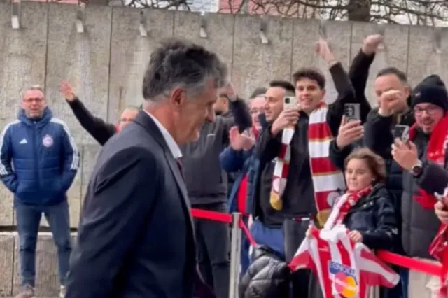 Θερμή υποδοχή του Ολυμπιακού στην Κολωνία