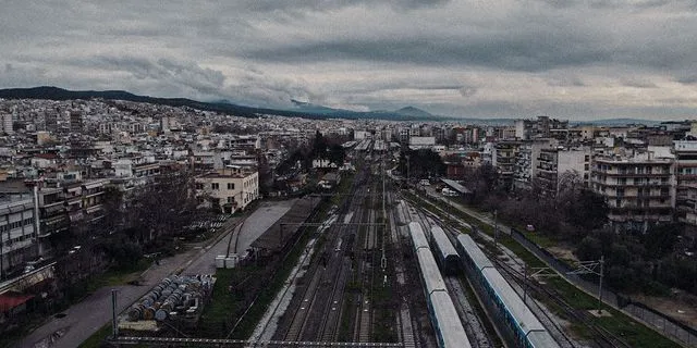 Στην καμπίνα των μηχανοδηγών τρία χρόνια μετά τα Τέμπη