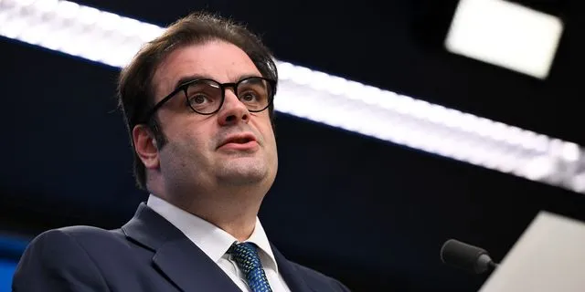 Mε Κόστα και φον ντερ Λάιεν συναντήθηκε ο Πιερρακάκης στις Βρυξέλλες