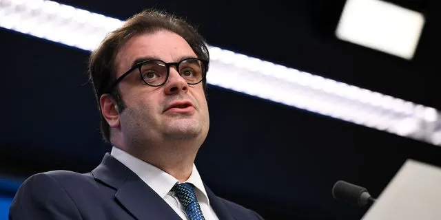 Mε Κόστα και φον ντερ Λάιεν συναντήθηκε ο Πιερρακάκης στις Βρυξέλλες