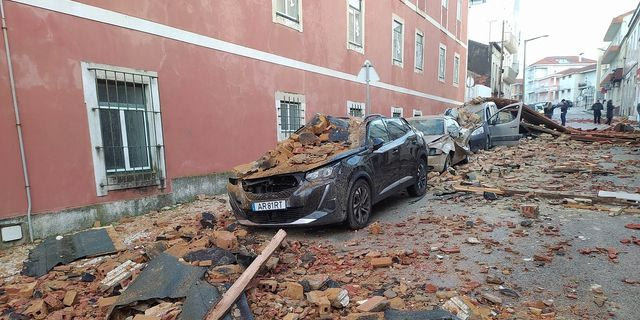 Καταστροφές στην Πορτογαλία από την καταιγίδα Κριστίν
