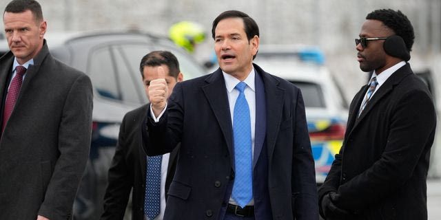 “Ο Τραμπ θα έχει φύγει σε τρία χρόνια”: Οι Δημοκρατικοί καθησυχάζουν την Ευρώπη από το Μόναχο