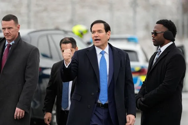 “Ο Τραμπ θα έχει φύγει σε τρία χρόνια”: Οι Δημοκρατικοί καθησυχάζουν την Ευρώπη από το Μόναχο