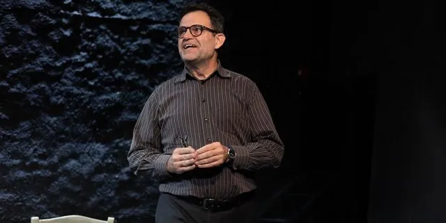 Ο Μανόλης Σειραγάκης