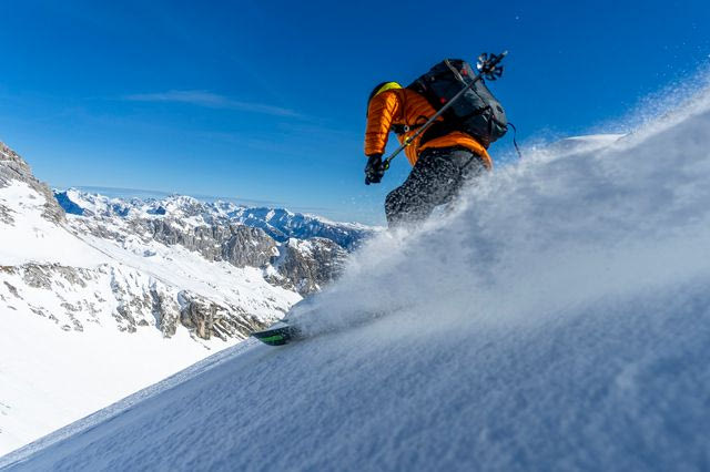 Νεκρός 33χρονος σκιέρ από χιονοστιβάδα στις γαλλικές Άλπεις