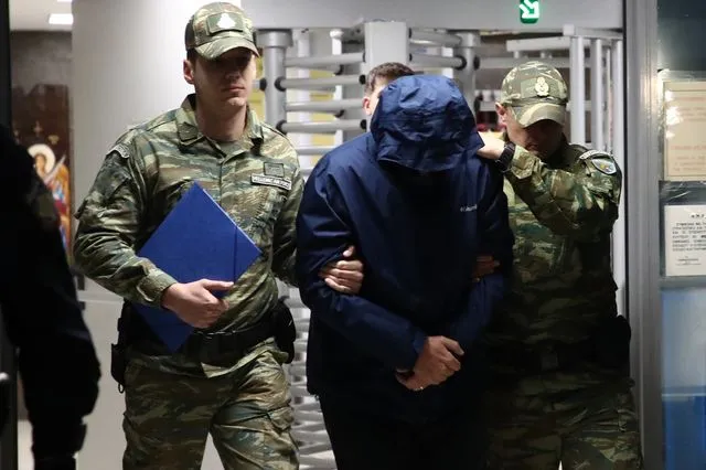 Οι 8 ώρες απολογίας του σμηνάρχου – Ο “Στίβεν”, η Κινέζα και τα δύο σενάρια