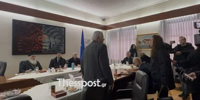Θεσσαλονίκη: Οργή συγγενών θυμάτων των Τεμπών για την παρουσία Κυρανάκη στο μνημόσυνο
