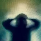 Φιγούρα κακοποιημένης γυναίκας (φωτογραφία αρχείου)