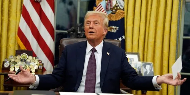 Ο Ντόναλντ Τραμπ στο Οβάλ Γραφείο