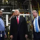 ΗΠΑ: Δεν απολύθηκε ο εργάτης της Ford που αποκάλεσε τον Τραμπ “προστάτη παιδεραστών”