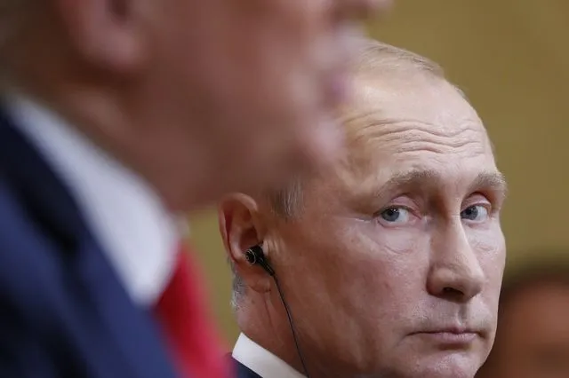 Ρωσία: Θα απαντήσουμε στη μείωση της ρωσικής αποστολής στην ΕΕ